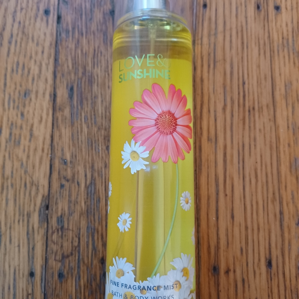 BATH AND BODY WORKS